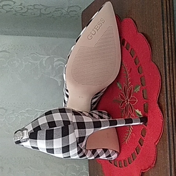 Ladies shoes Guess - Picture 2 of 2